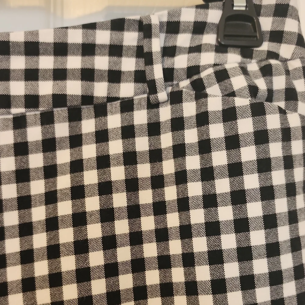 Talbots Black and White Checkered Cropped Pants - Picture 3 of 13